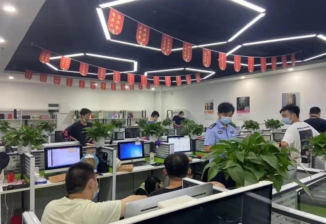 某电销公司被端“涉案1300余万”4000余台POS机.67人被抓(图3) 某电销公司被端“涉案1300余万”4000余台POS机.67人被抓(图3)